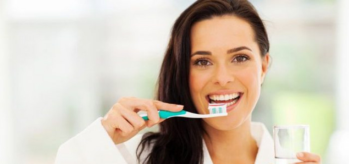 Čistit si zuby je základ, který ale nestačí