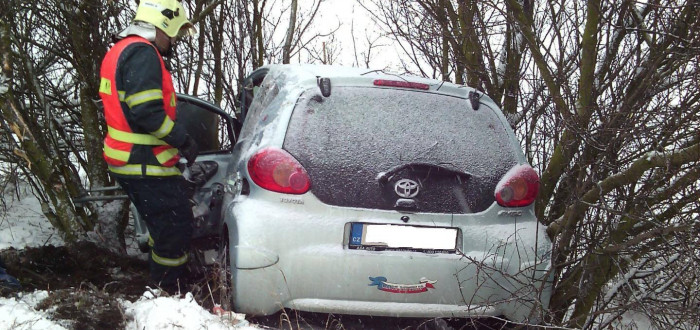 Jedna žena byla zraněná, druhému řidičovi se nic nestalo