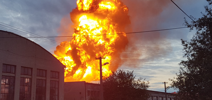 Sklad technického benzinu hořel v obci Velké Výkleky