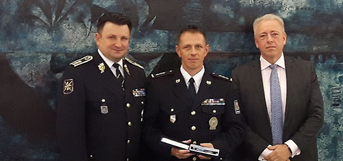 Oceněný policista René Peták (uprostřed) je šéfem příbramské policie od roku 2010. Čím si zasloužil prestižní ocenění? Čtěte v rozhovoru