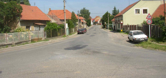 V letech 2004 – 2013 byla Chýně nejrychleji rostoucí obcí v ČR