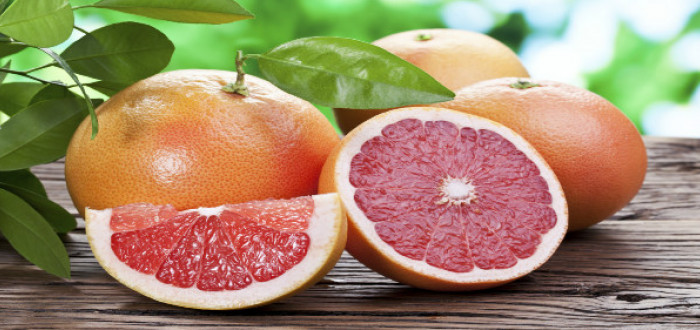 Grapefruit je takovým hořkým zázrakem. Co vše dokáže?