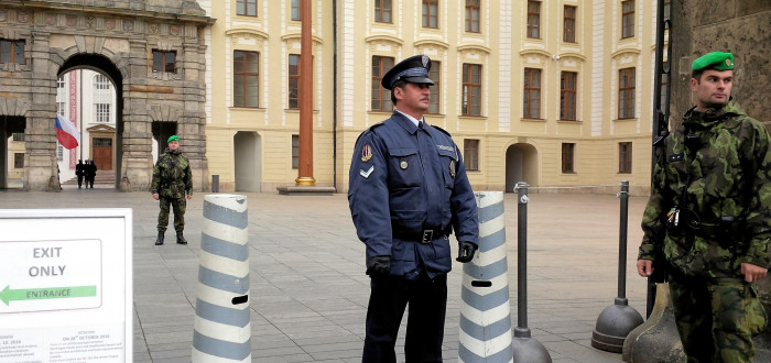 Namísto záplavy turistů jen osamělý dusot bagančat