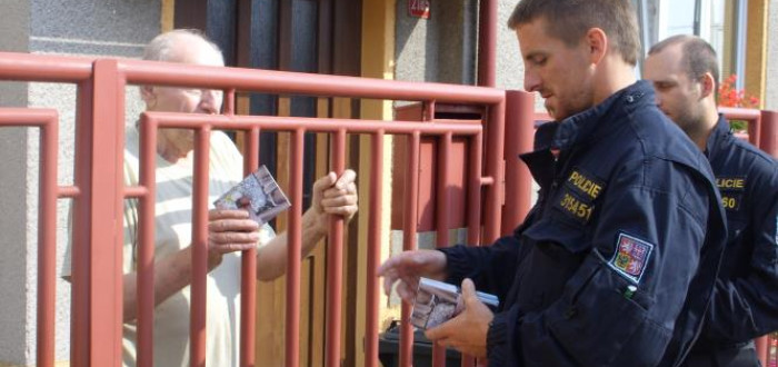 Policie nedoporučuje provádět ze strany veřejnosti omezení práv hledaných osob.