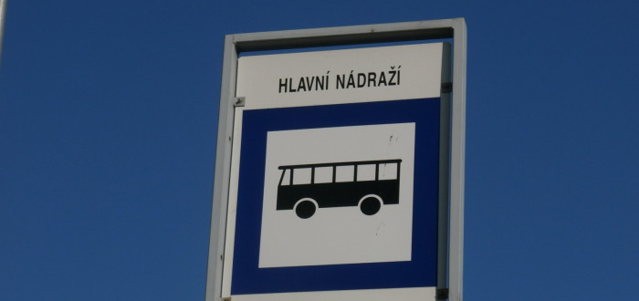 Zastávka autobusu na hlavním nádraží je extrémně užitečná v okamžiku, kdy chceme podporovat hromadnou dopravu