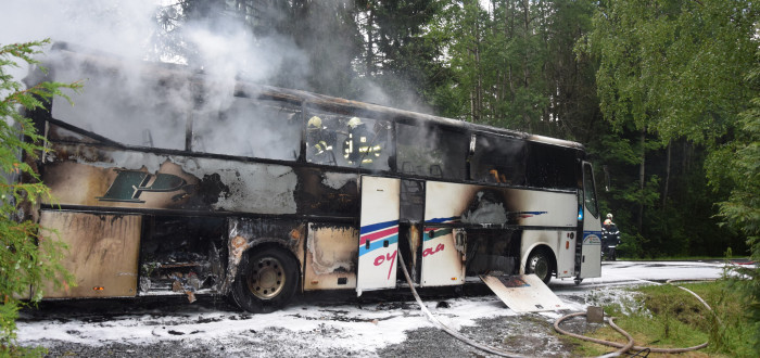 Z autobusu nezůstalo skoro nic