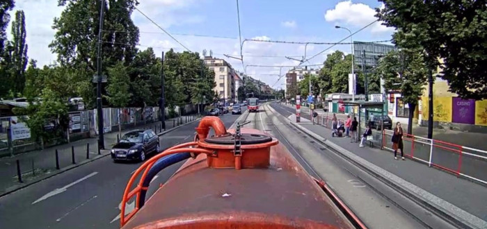 Mazací tramvaj maže 500 kilometrů kolejí po Praze.
