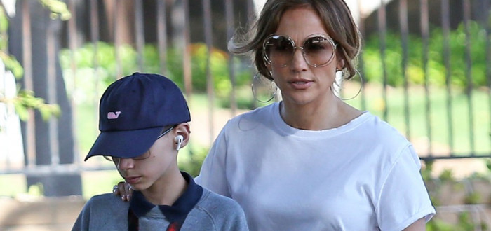 Jennifer Lopez má pověst módní ikony, kterou obájila dokonce i jen obyčejnými džíny a bílým tričkem