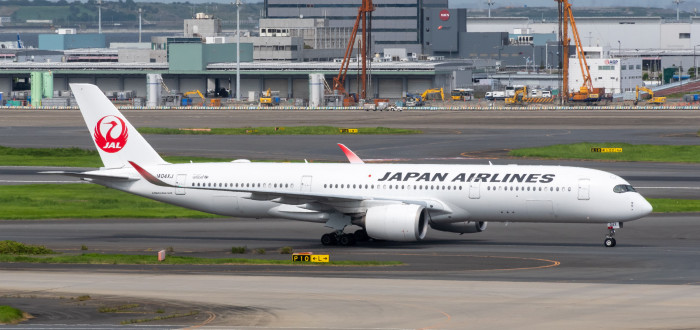 Letoun Airbus A350 japonských aerolinií se střetl v Tokiu na dráze s jiným letounem