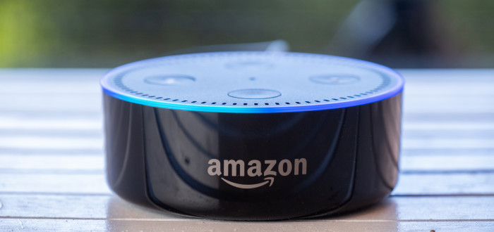 Virtuální AI asistentka Alexa od Amazonu zřejmě nebude tak nestranná