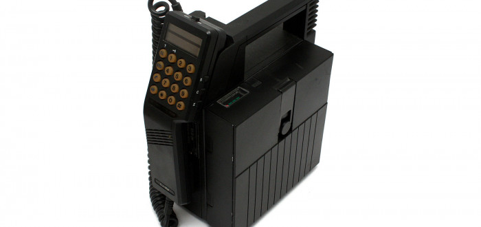 Nokia Talkman, konkrétně model Nokia MD59 CS, se u nás začal prodávat v roce 1991
