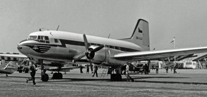 Letou Il-14 v barvách ČSA, tento typ letounu byl unesen z Karlových Varů