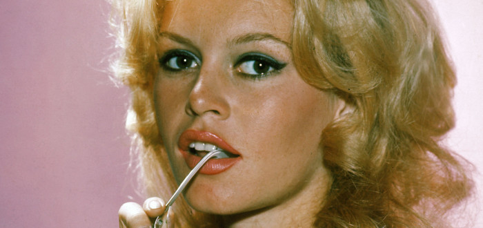 Krásná Brigitte Bardot to v dětství neměla lehké
