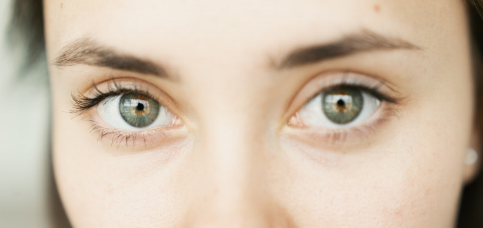 Suchost očí může způsobit mimo jiné nízká vlhkost okolního vzduchu