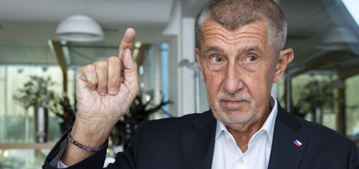 Andrej Babiš je schopný postavit kampaň i na odznáčku na klopě