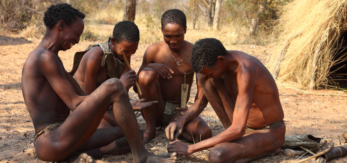 Křováci v Namibii dnes stále žijí dle pravidel našich dávných předků