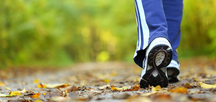 Jedním z příznaků demence je i zpomalení chůze
