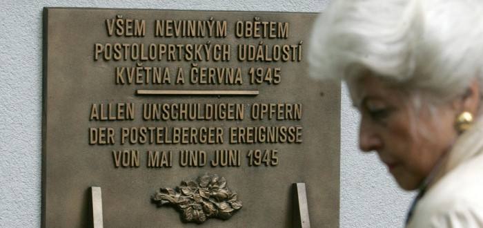 Odhalení pomníku zavražděných Němců v Postoloprtech proběhlo 3. června 2010