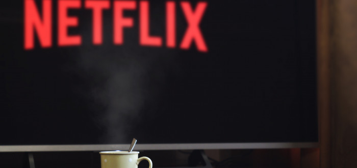 Platforma Netflix stále vykazuje vysoký zisk. Přesto hledá, jak vydělat více