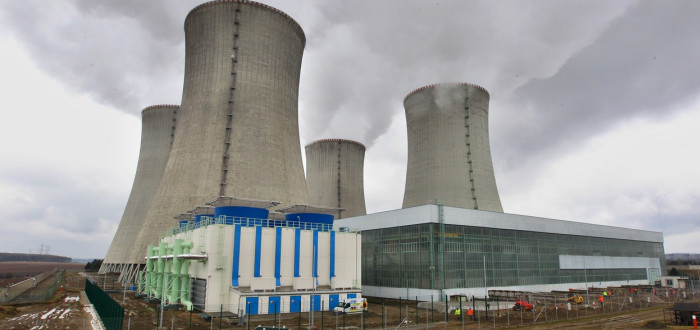 Historie elektrárny začíná v roce 1970, kdy Sovětský svaz a Československo podepsaly dohodu o stavbě dvou jaderných elektráren