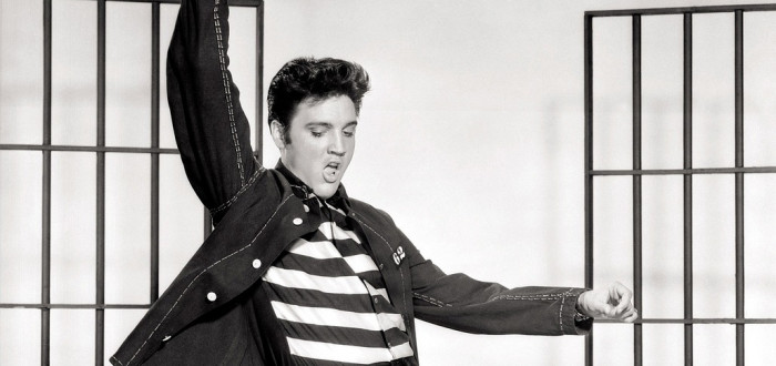 Elvis Presley zemřel na infarkt ve věku 42 let. Tedy, říká se to...