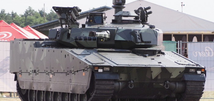 Bojové vozidlo pěchoty CV90 MkIV. Stroje kupuje do své výzbroje i Česká republika 