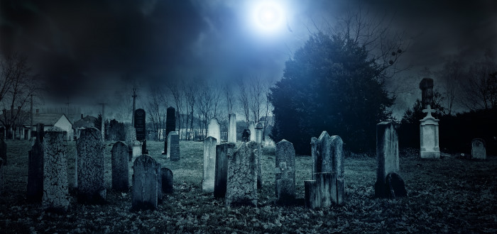 Hřbitov v pražských Bohnicích je rájem lovců duchů (ilustrační obrázek)