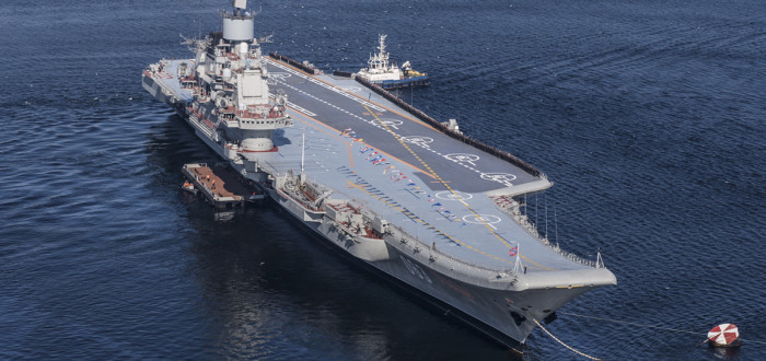Letadlová loď Admiral Kuzněcov Rusům rozhodně radost nedělá. Otázka je, zda se jim vyplatí do staré technologie ještě investovat