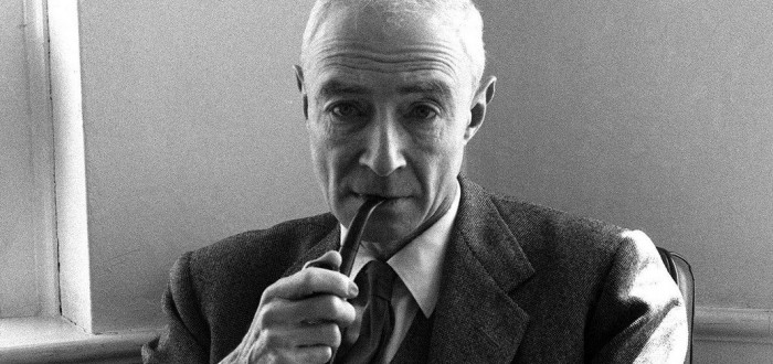 Robert Oppenheimer nesl celý život nálepku otce atomové bomby. Po válce však zažil krutou morální kocovinu
