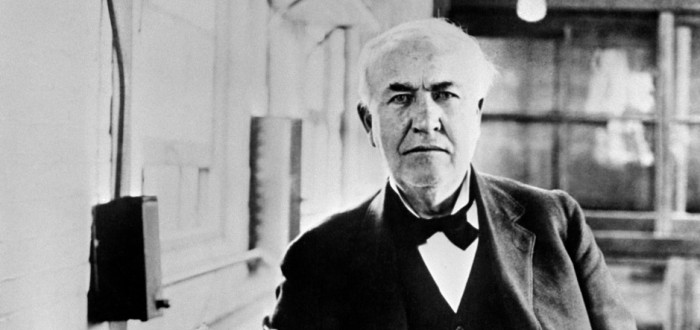 Thomas Alva Edison byl zásadní osobností, která dopomohla k elektrifikaci vánočního stromečku