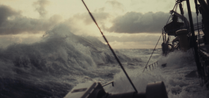 Bouře o síle 9 v Severním Atlantiku