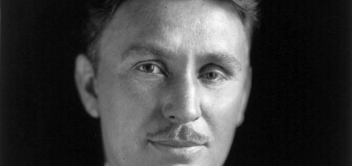 Wiley Post byl leteckým průkopníkem a prvním, kdo sám obletěl svět