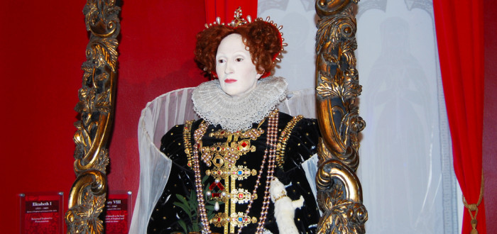 Královna Alžběta první si pleť natírala olovem, aby dosáhla porcelánového vzhledu
