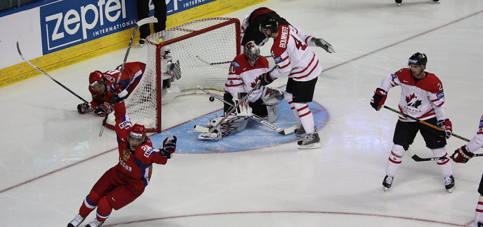 Ruská hokejová reprezentace v souboji s Kanadou