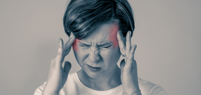 Migréna je neurologické onemocnění projevující se intenzivní, pulzující bolestí hlavy, která bývá zpravidla doprovázena nevolností