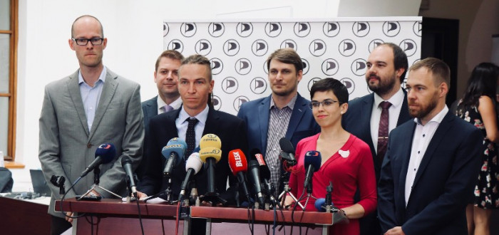 Ivan Bartoš musí někdy uhlazovat výroky neomarxistického křídla strany, kterou vede