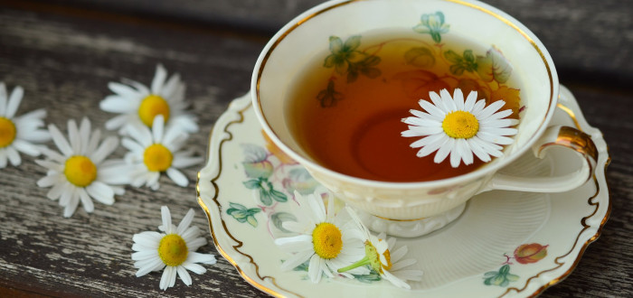 Heřmánkový čaj se užívá vnitřně k léčbě příznaků při mírných zažívacích obtížích provázených nadýmáním
