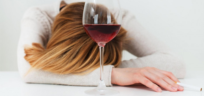Ženy na mateřské jsou ohrožené alkoholismem