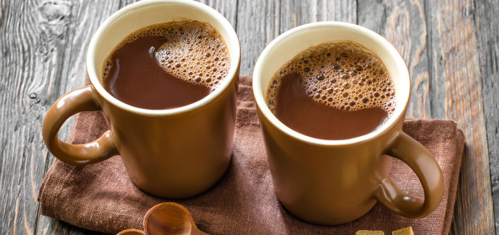 S vysokou hladinou cholesterolu v krvi nám může pomoci mimo jiné i horké kakao