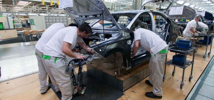 Automobilce Škoda Auto za prvních devět měsíců letošního roku klesl provozní zisk o 60 procent na 469 milionů eur