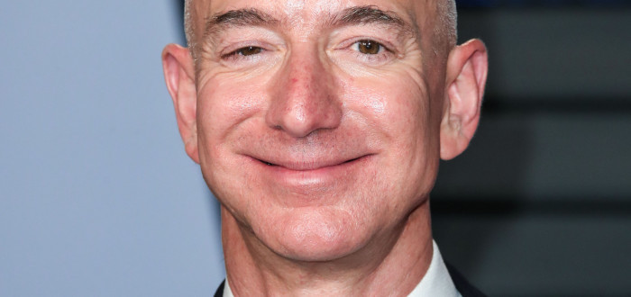 Jeff Bezos si hlídá, aby spal každý den minimálně osm hodin, a je velkým zastáncem probouzení se přirozeně, bez budíku