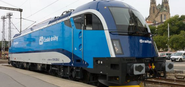 Stroj řady 1216 ÖBB v Brně jako vozidlo pro expresy Railjet