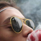 Mladí mají stále větší zájem o marihuanu