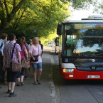 Přes Neratovice jezdí kromě autobusu linky 348 od dubna 2015 také  linky z Mělníka