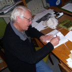 Petr Morávek ve své pracovně v Regionálním muzeu Jílové u Prahy