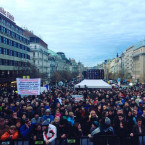 Tisíce lidí na náměstí