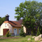 Patronem kapličky v centru Jesenice je sv. Prokop
