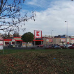 Retail centrum pomalu roste těsně vedle kutnohorského Kauflandu