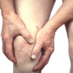 Opakované bolesti kolene vás omezují v aktivním životě? Nemusí to tak být!