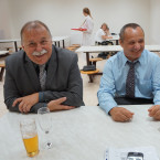 Zleva: Starosta Ivan Boleslav, ředitel základní školy Milan Čásenský, místostarosta Libor Vejvara